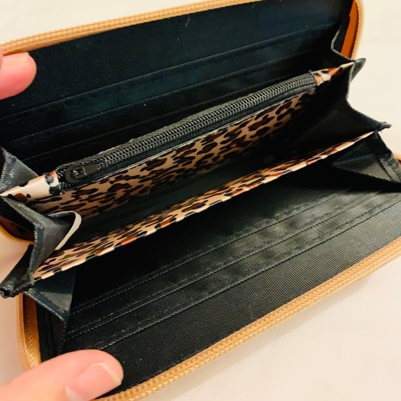 Tan Wallet/Wristlet - Picture 3 of 4